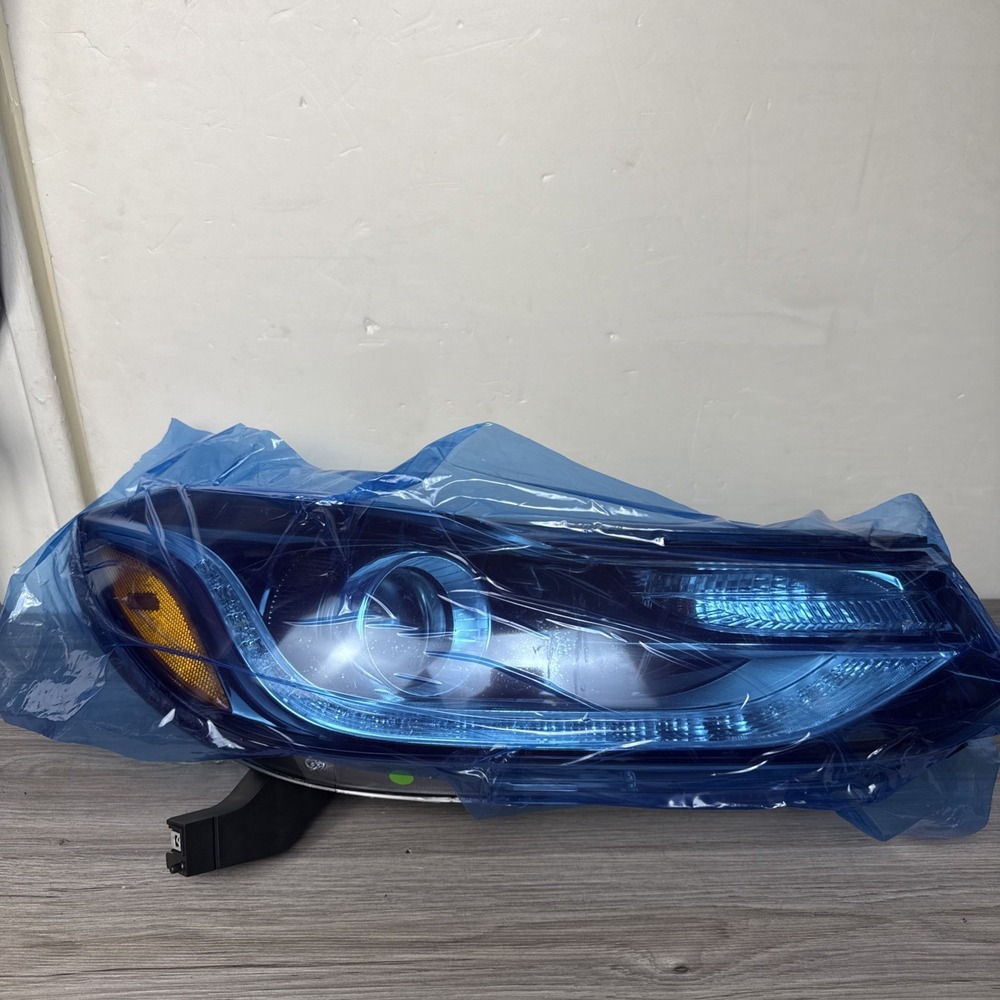 2017 - 2022 Chevy Trax Right Passenger Headlight Halogen LED OEM GM 42725481